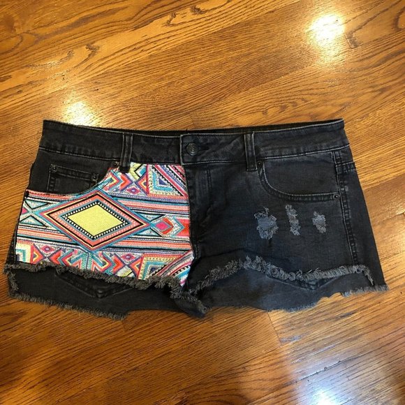 RIP CURL Denim SHORT SHORTS Low Rise Cut Off Embroidered Distressed Women SIZE 9 - Picture 2 of 10
